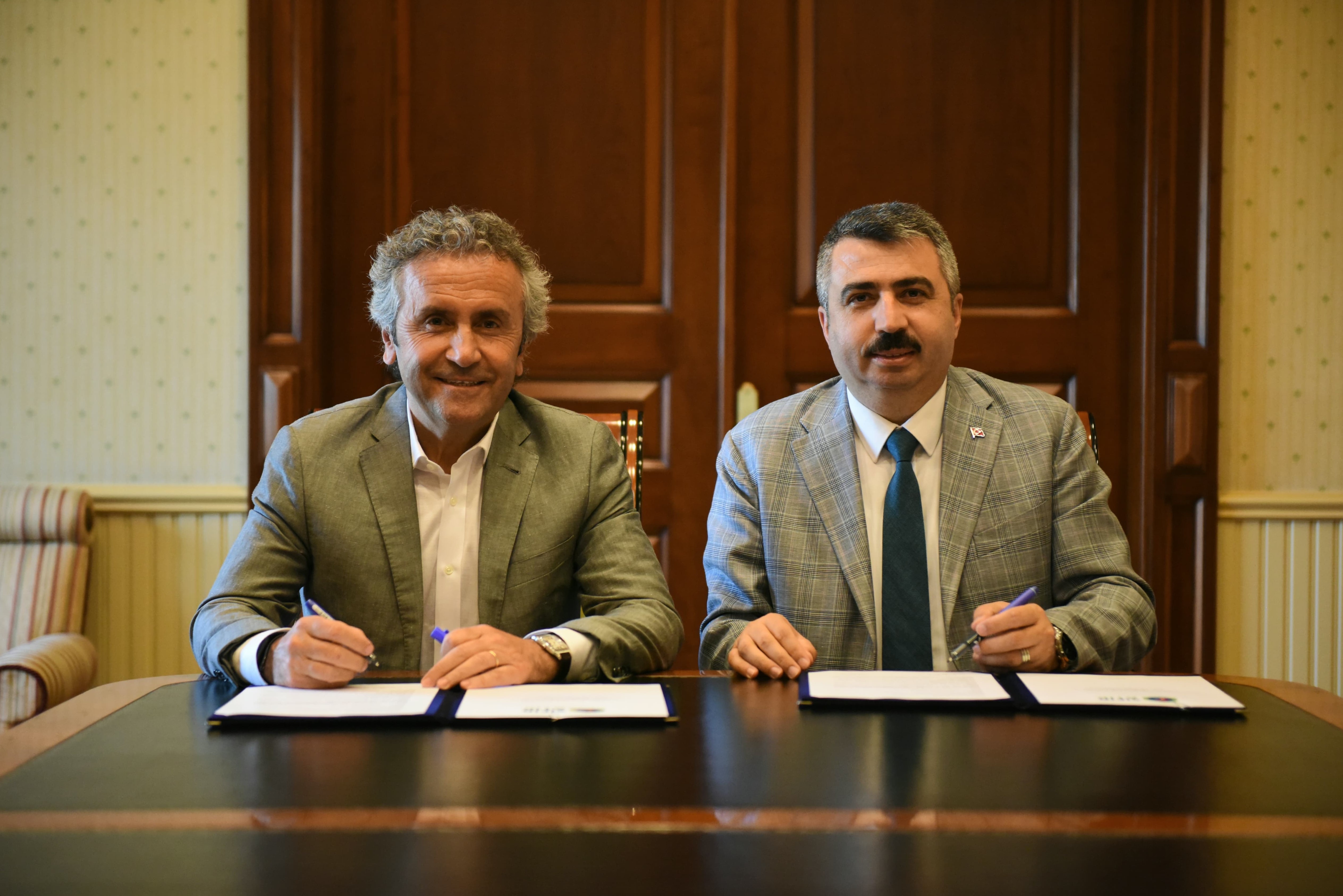 Yeşim Grup sokak hayvanlarına umut oluyor